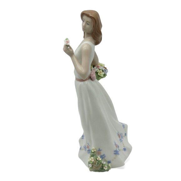 NADAL Cosmos Tall Lady With Flower Basket Porcelain 12.6" Boxed - Picture 5 of 12